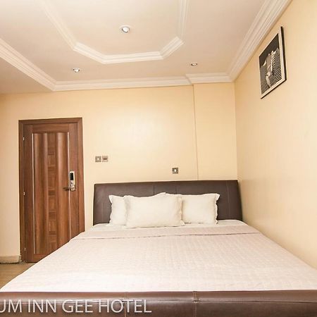 Platinum Inn Gee Hotel Suru Lere Bagian luar foto