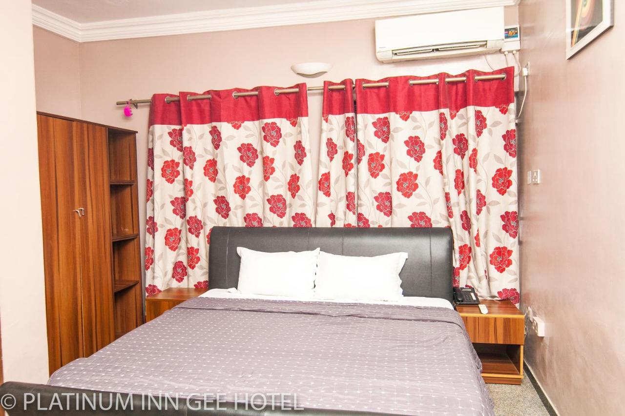 Platinum Inn Gee Hotel Suru Lere Bagian luar foto