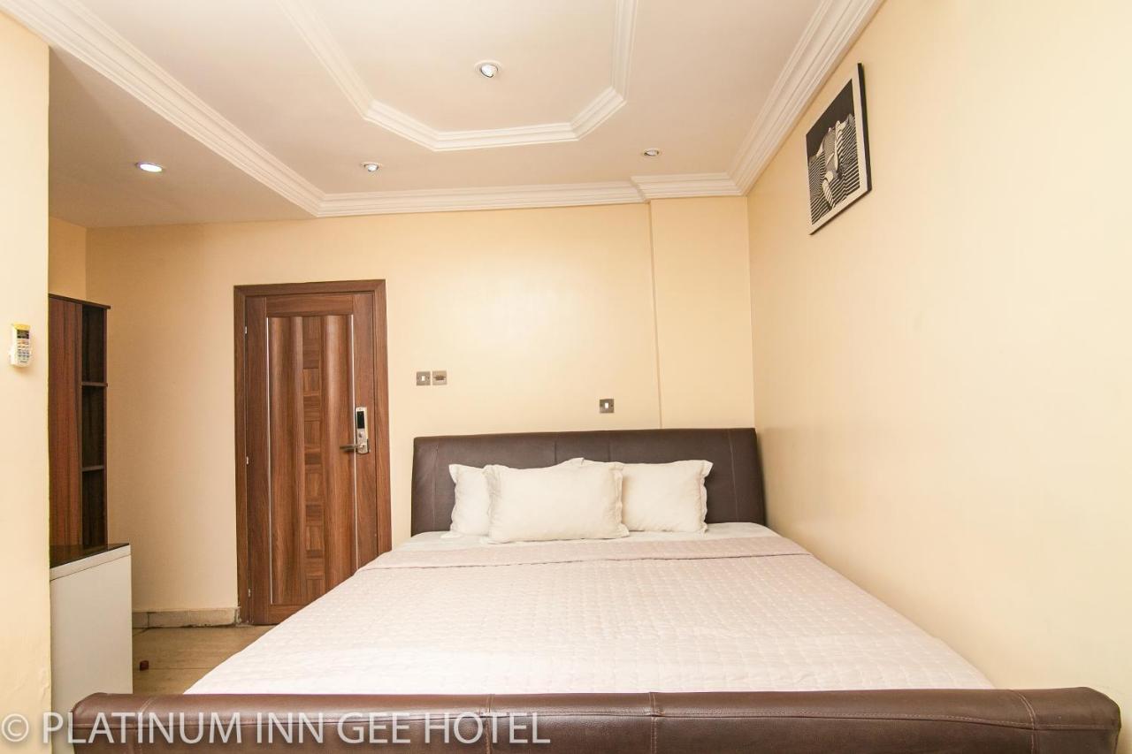 Platinum Inn Gee Hotel Suru Lere Bagian luar foto