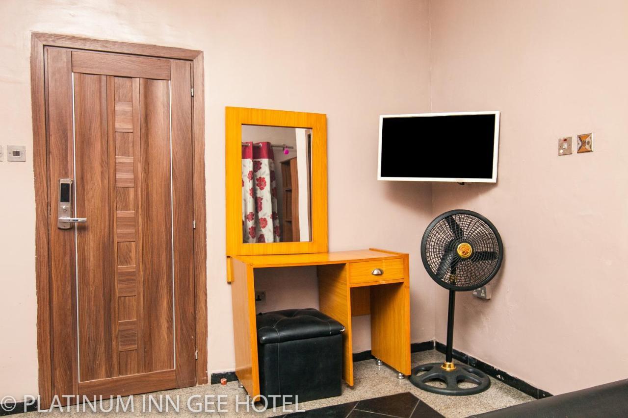 Platinum Inn Gee Hotel Suru Lere Bagian luar foto