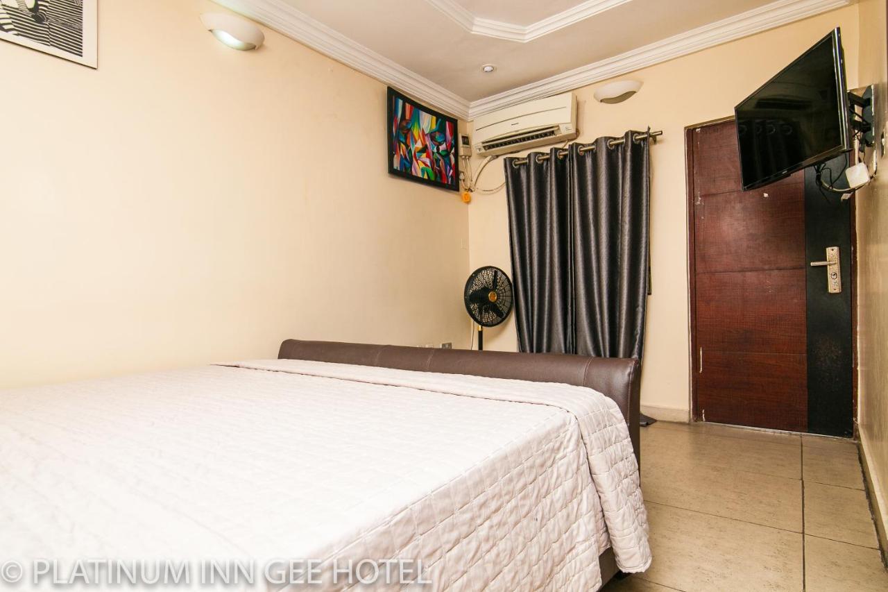 Platinum Inn Gee Hotel Suru Lere Bagian luar foto