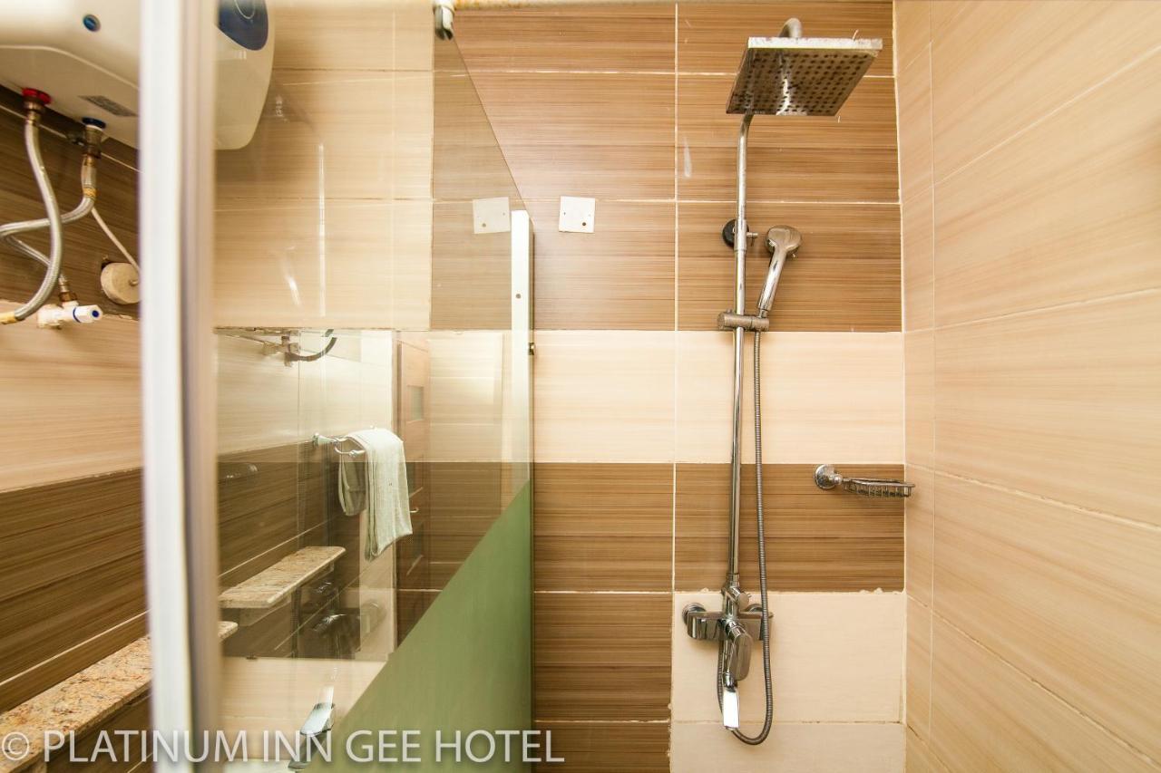 Platinum Inn Gee Hotel Suru Lere Bagian luar foto
