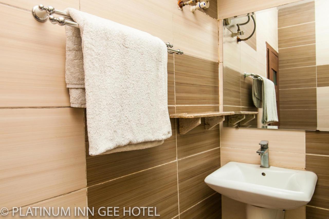 Platinum Inn Gee Hotel Suru Lere Bagian luar foto