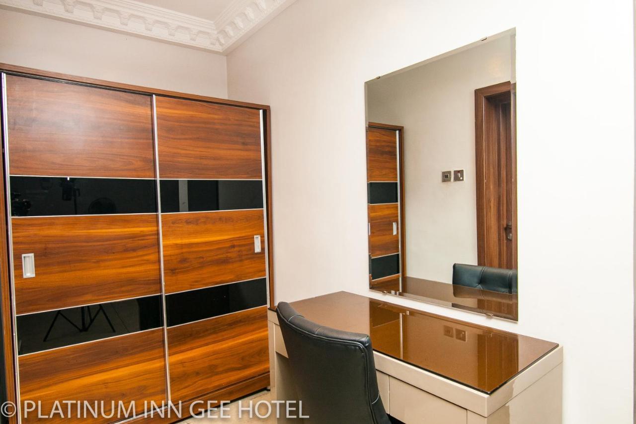 Platinum Inn Gee Hotel Suru Lere Bagian luar foto