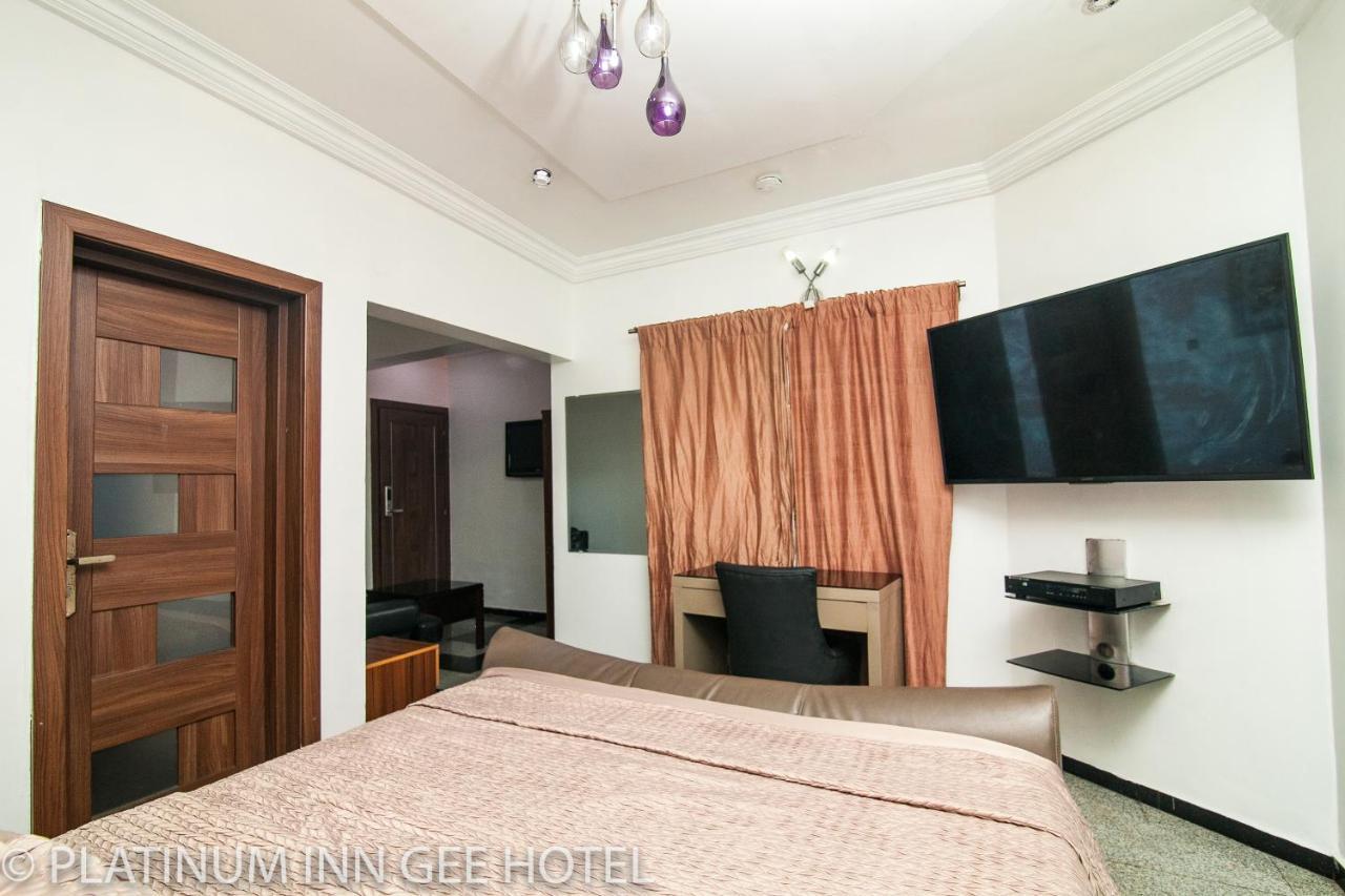 Platinum Inn Gee Hotel Suru Lere Bagian luar foto