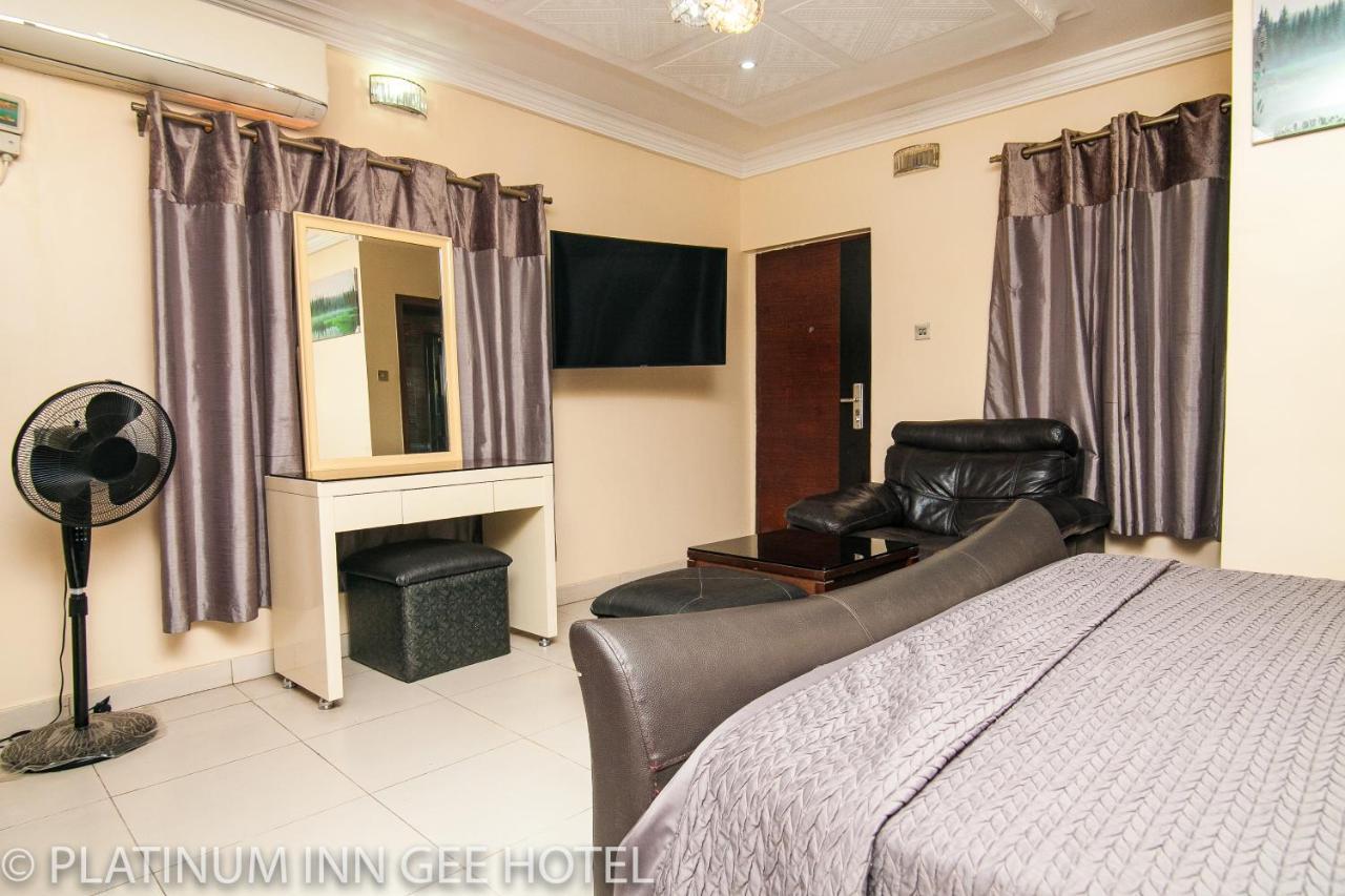 Platinum Inn Gee Hotel Suru Lere Bagian luar foto