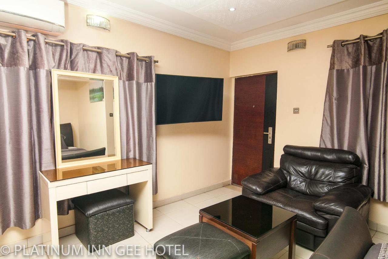 Platinum Inn Gee Hotel Suru Lere Bagian luar foto