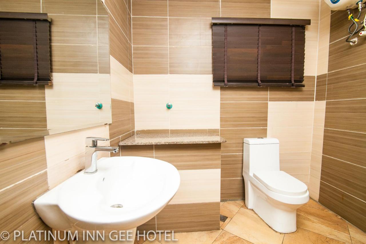 Platinum Inn Gee Hotel Suru Lere Bagian luar foto