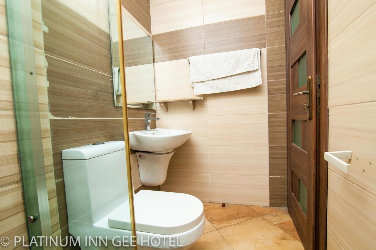 Platinum Inn Gee Hotel Suru Lere Bagian luar foto