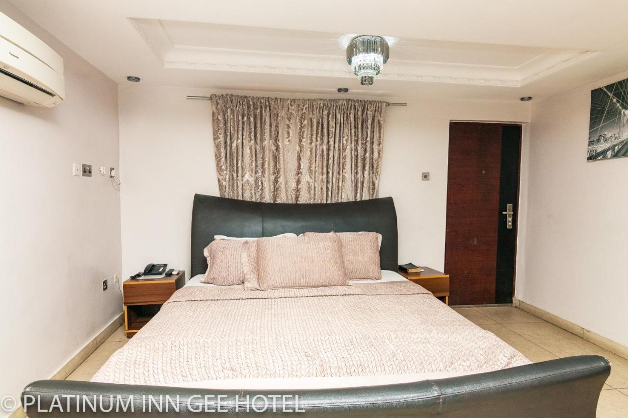 Platinum Inn Gee Hotel Suru Lere Bagian luar foto