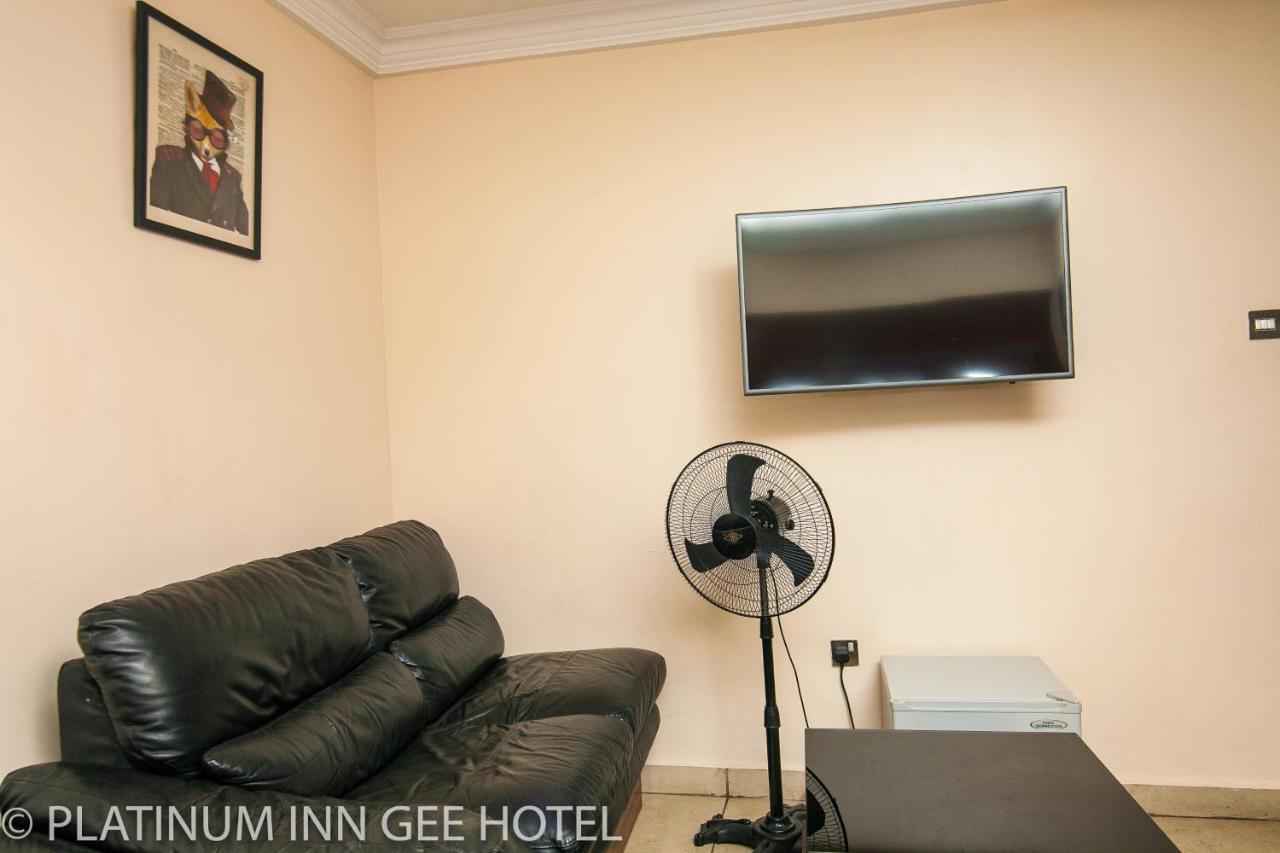 Platinum Inn Gee Hotel Suru Lere Bagian luar foto
