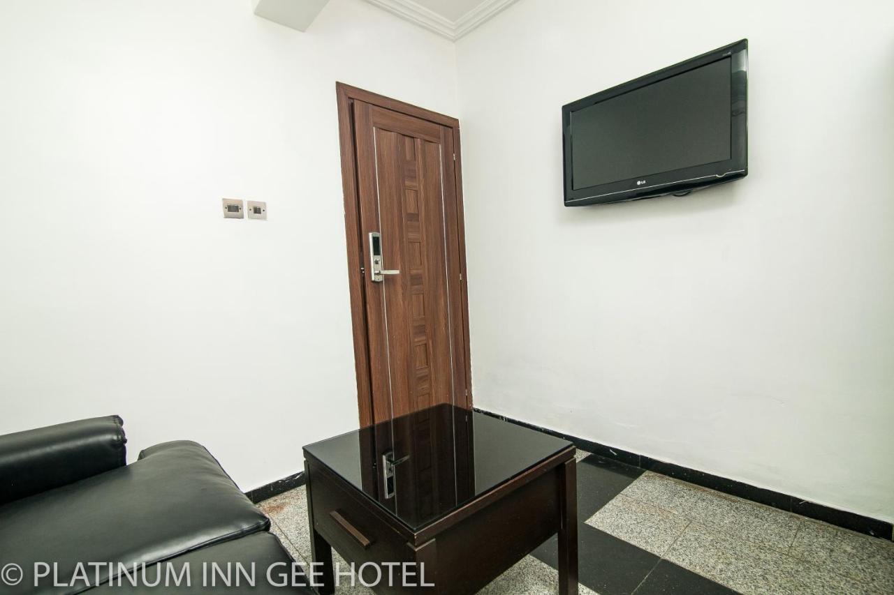 Platinum Inn Gee Hotel Suru Lere Bagian luar foto
